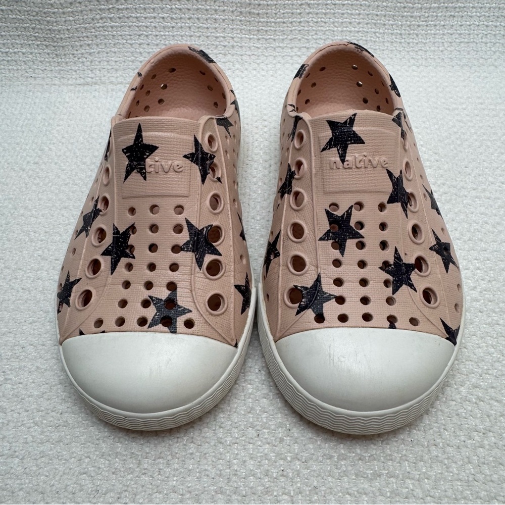 Native Kids Shoes in Pink and Black Stars, Baby Girls size 6